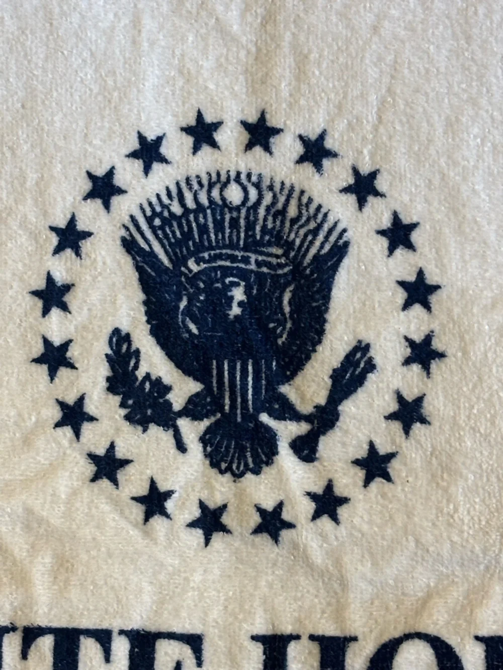 VINTAGE WHITE HOUSE EMBLEM COTTON TOWEL SET 2 pcs